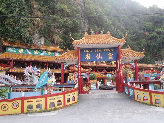 Sam Poh Tong Temple